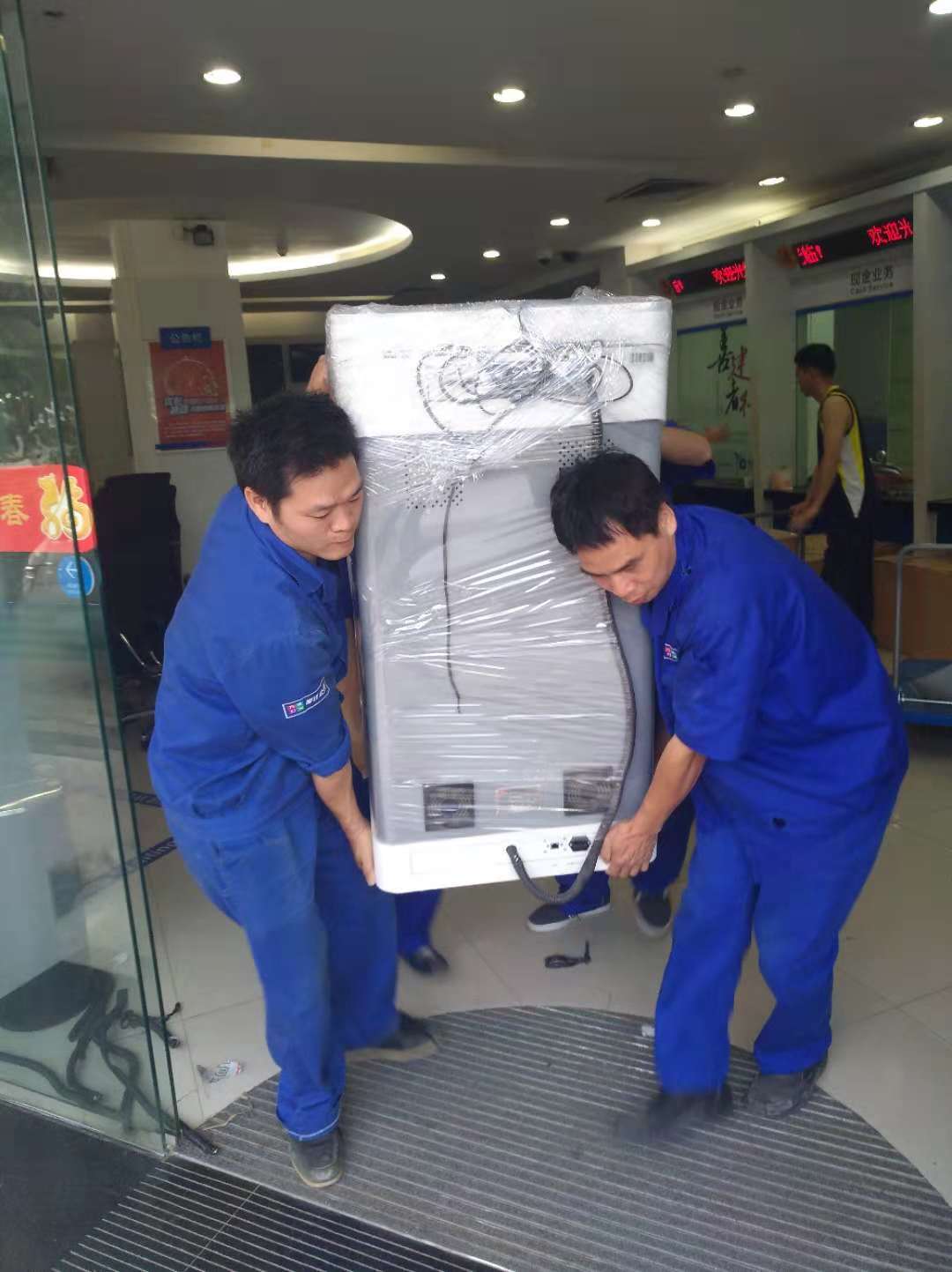 搬家公司专业搬家，为你省心，省力！